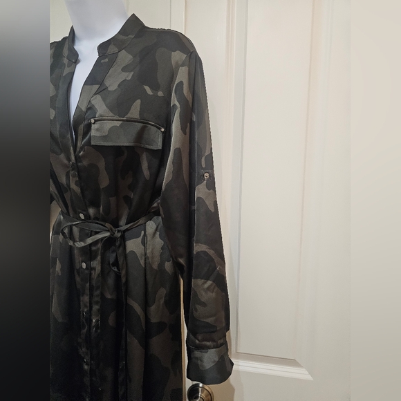 PETITE - ​White House Black Market Camo Utility Shirt Dress Olive Green - Picture 4 of 7